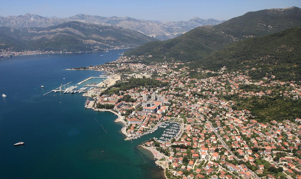 Guesthouse Lanca Tivat Bagian luar foto